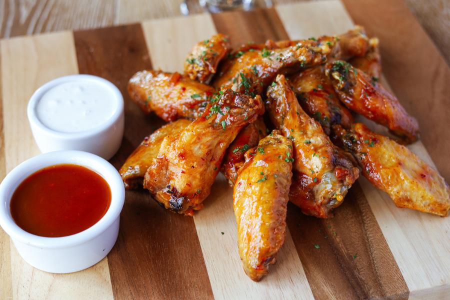 Mango-Haba&ntilde;ero Chicken Wings